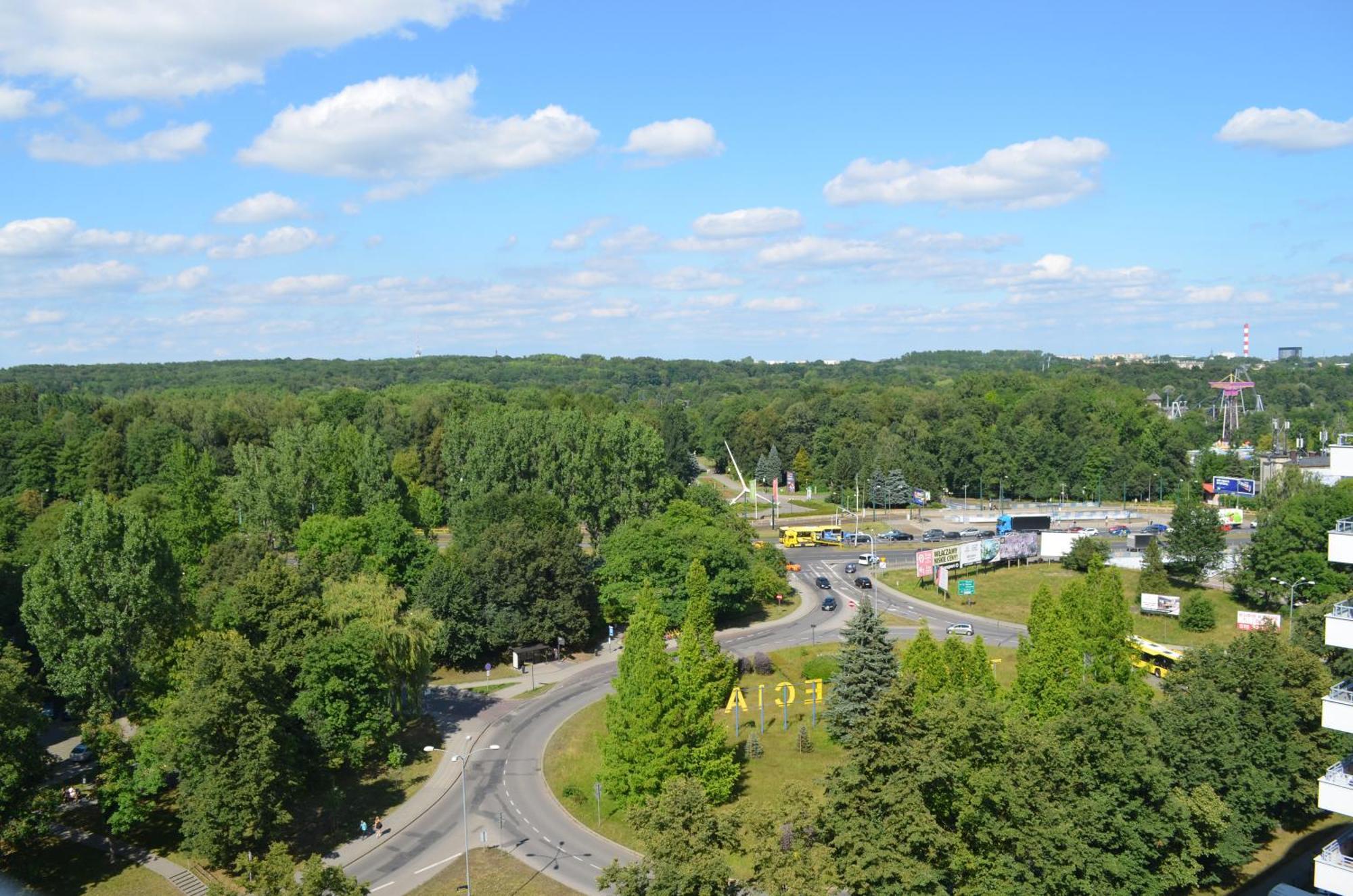 Apartment Silesia Park - Free Parking - Easy Check-In カトヴィツェ エクステリア 写真